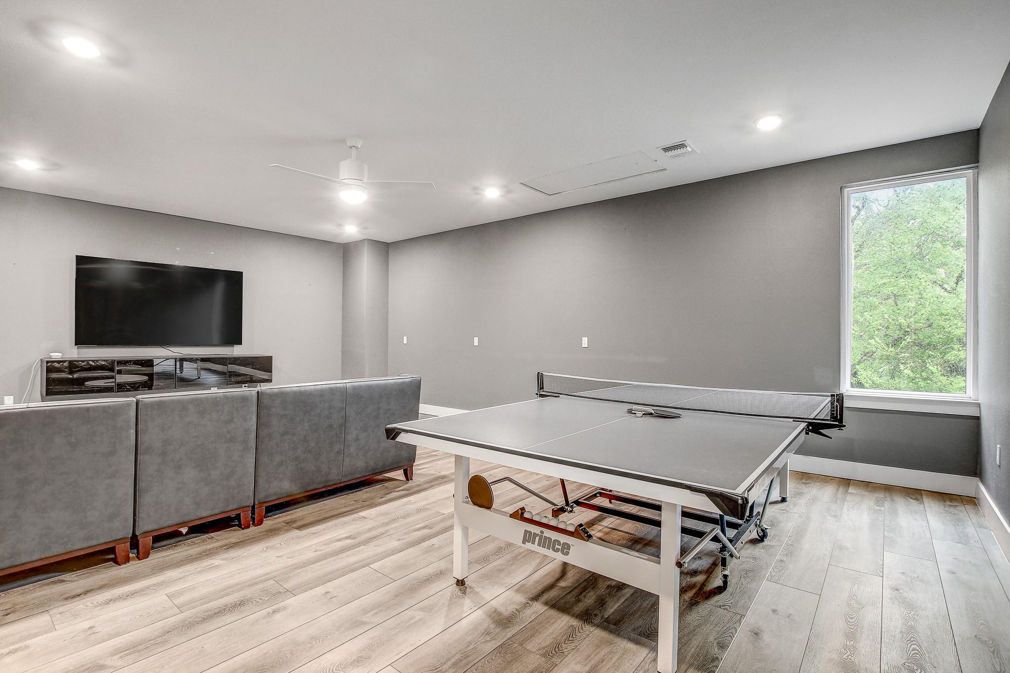 11300 Lake DR