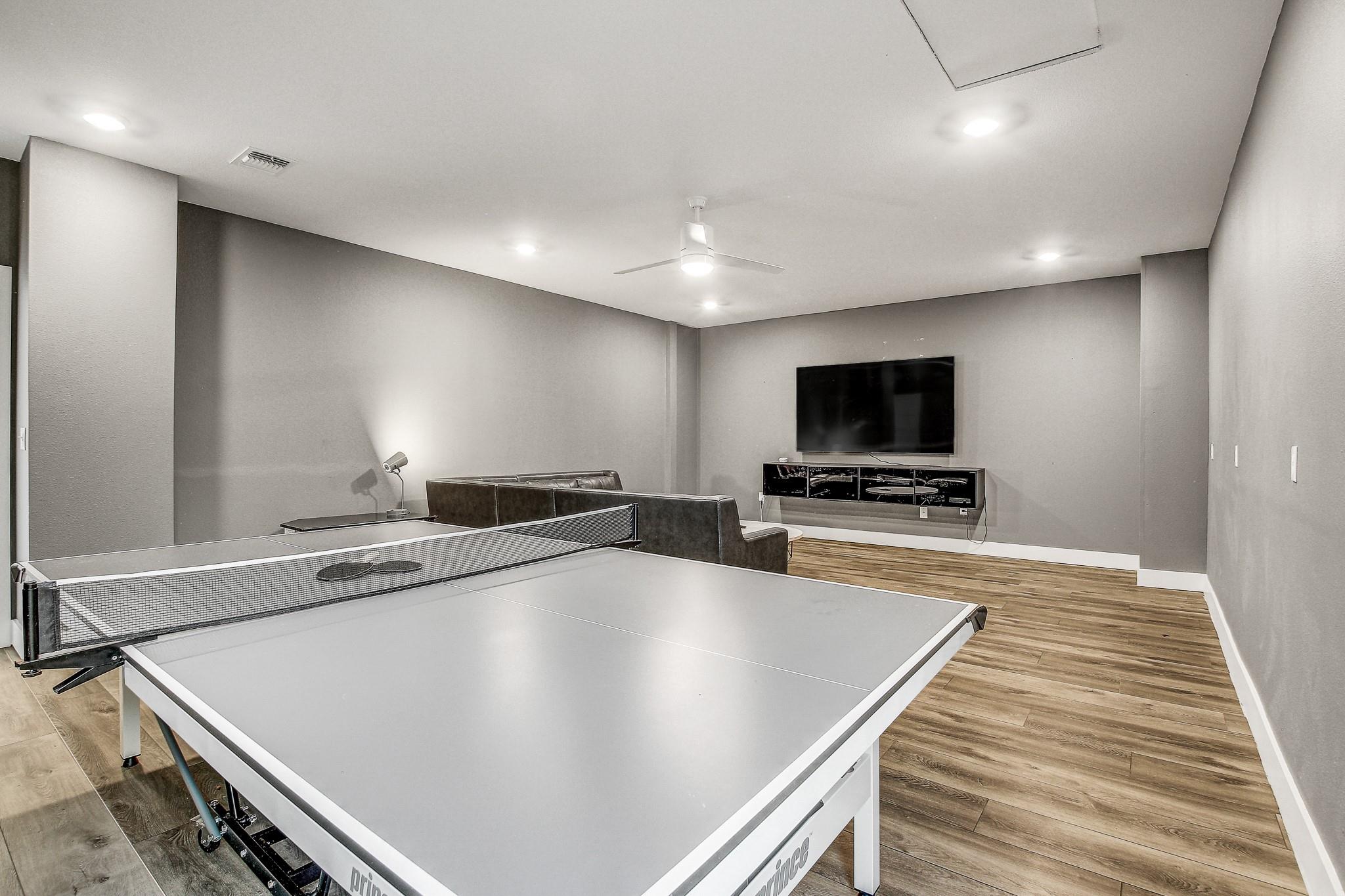 11300 Lake DR