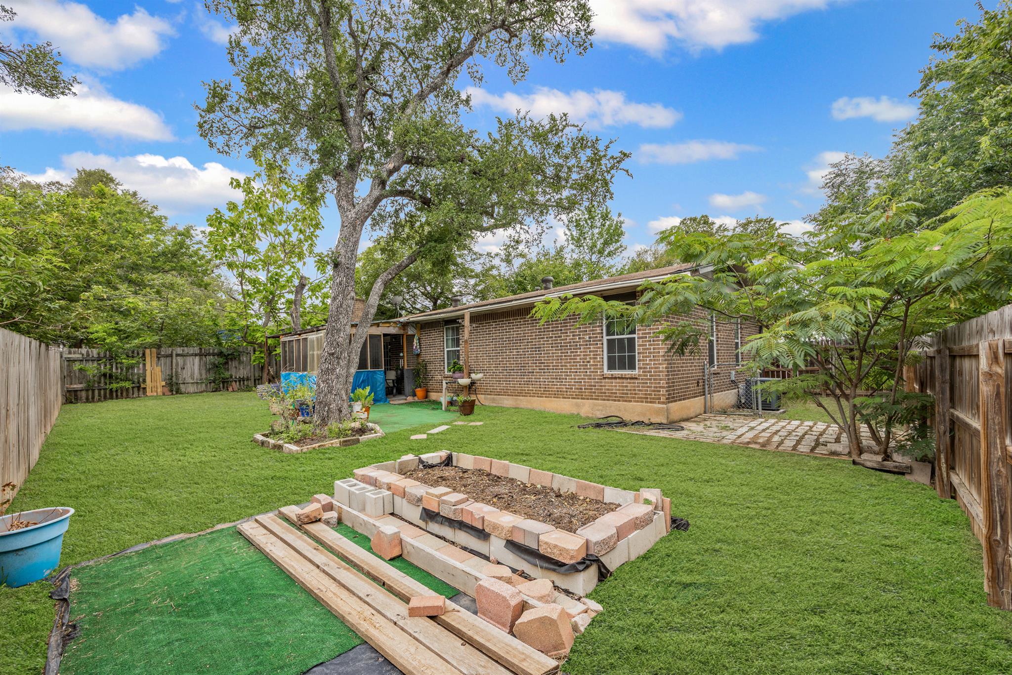 7303 Scenic Oaks CIR