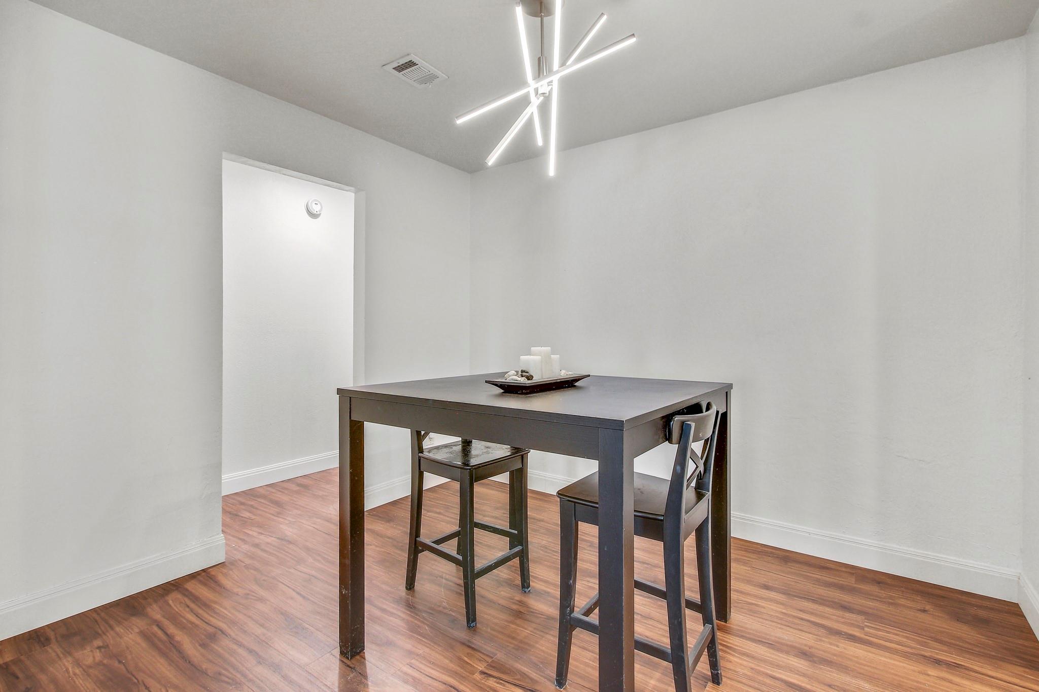 12319 Wycliff LN