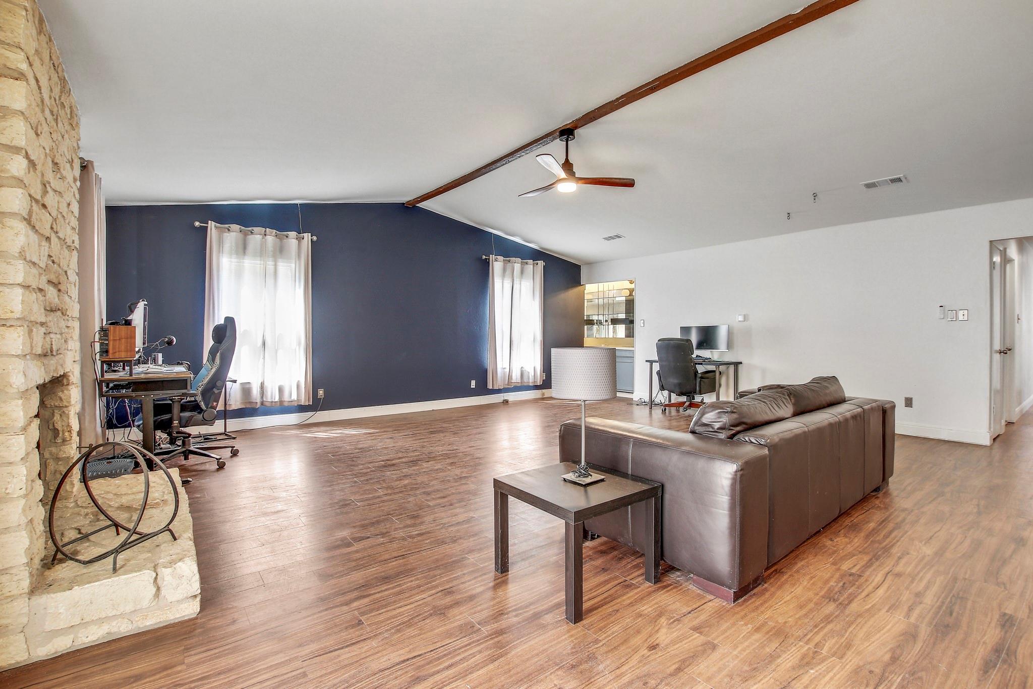 12319 Wycliff LN