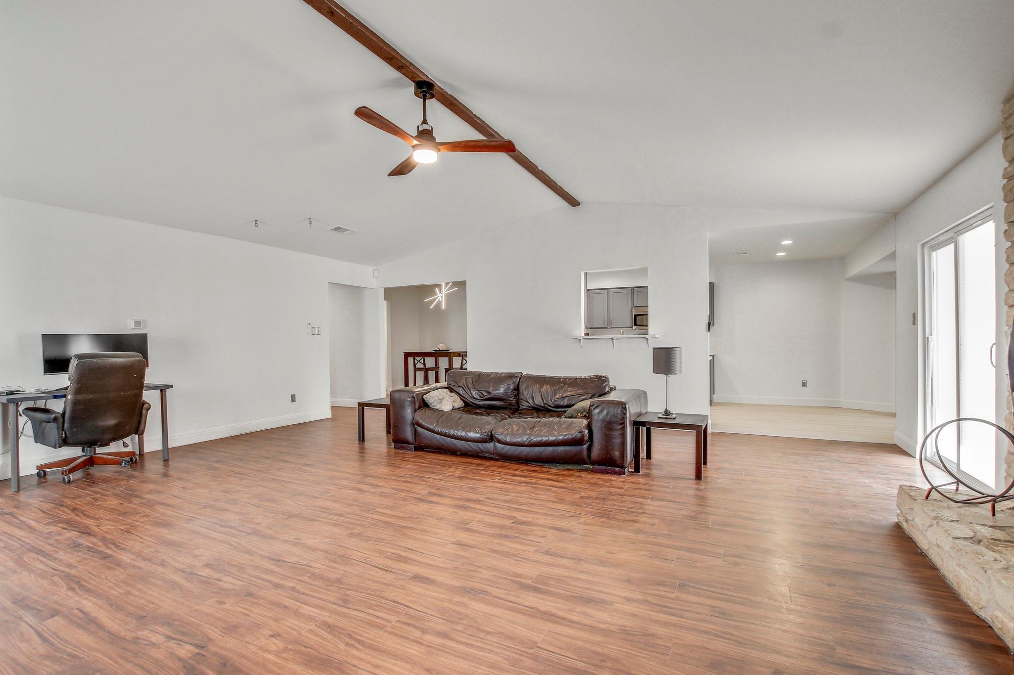 12319 Wycliff LN