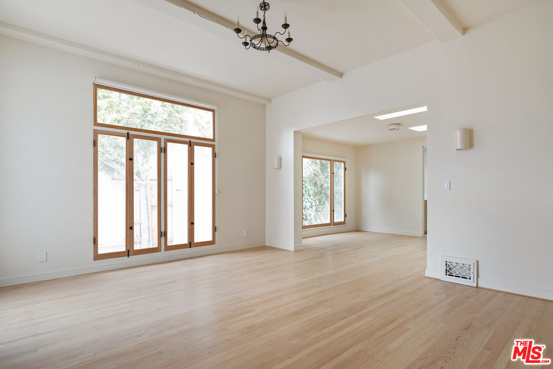 6277 Commodore Sloat Dr