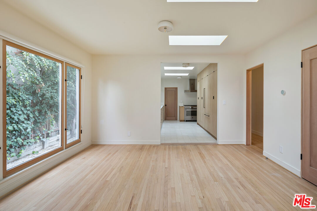 6277 Commodore Sloat Dr