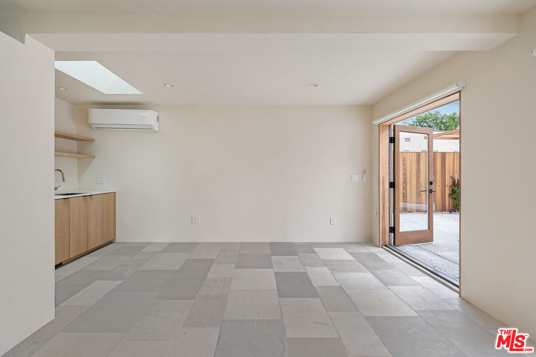 6277 Commodore Sloat Dr