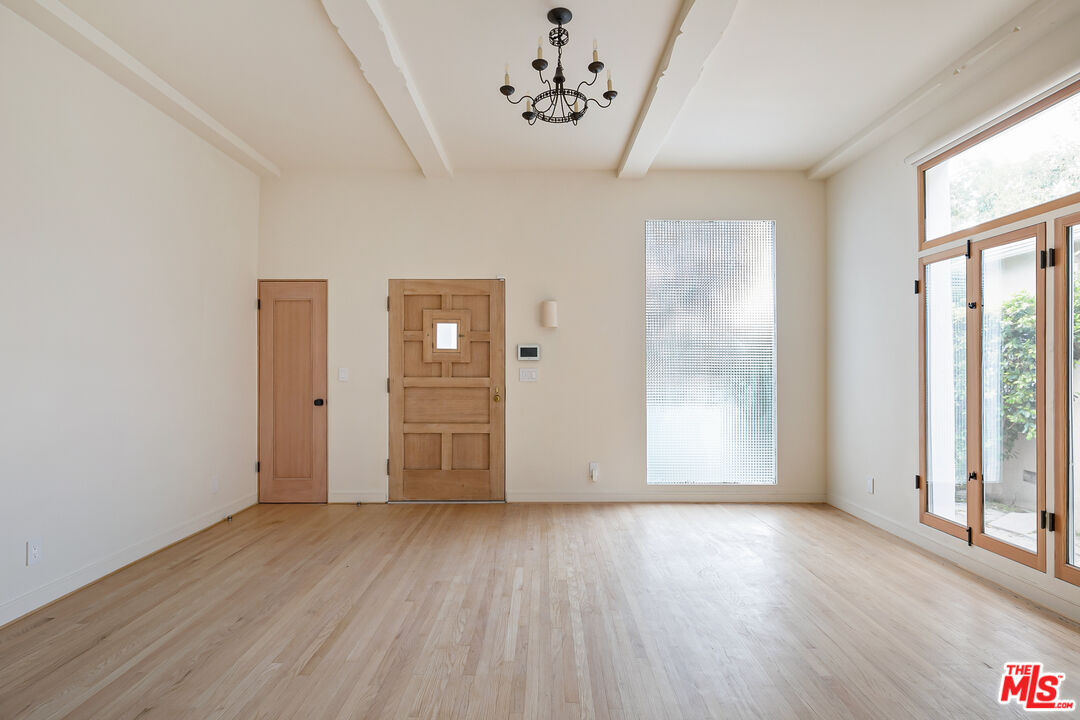 6277 Commodore Sloat Dr