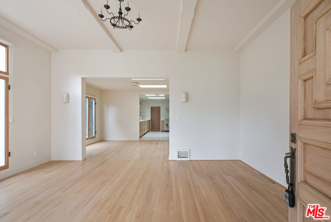 6277 Commodore Sloat Dr