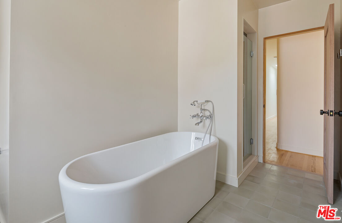 6277 Commodore Sloat Dr