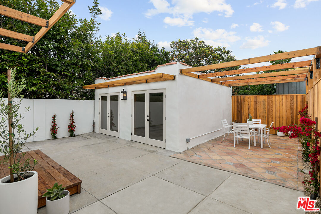 6277 Commodore Sloat Dr