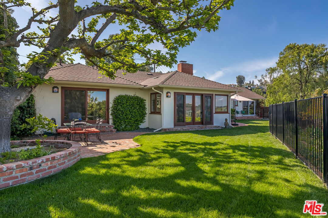 2618 Roscomare Rd