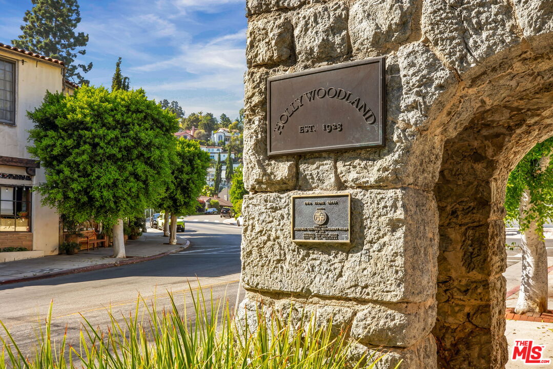 2808 Lambert Dr