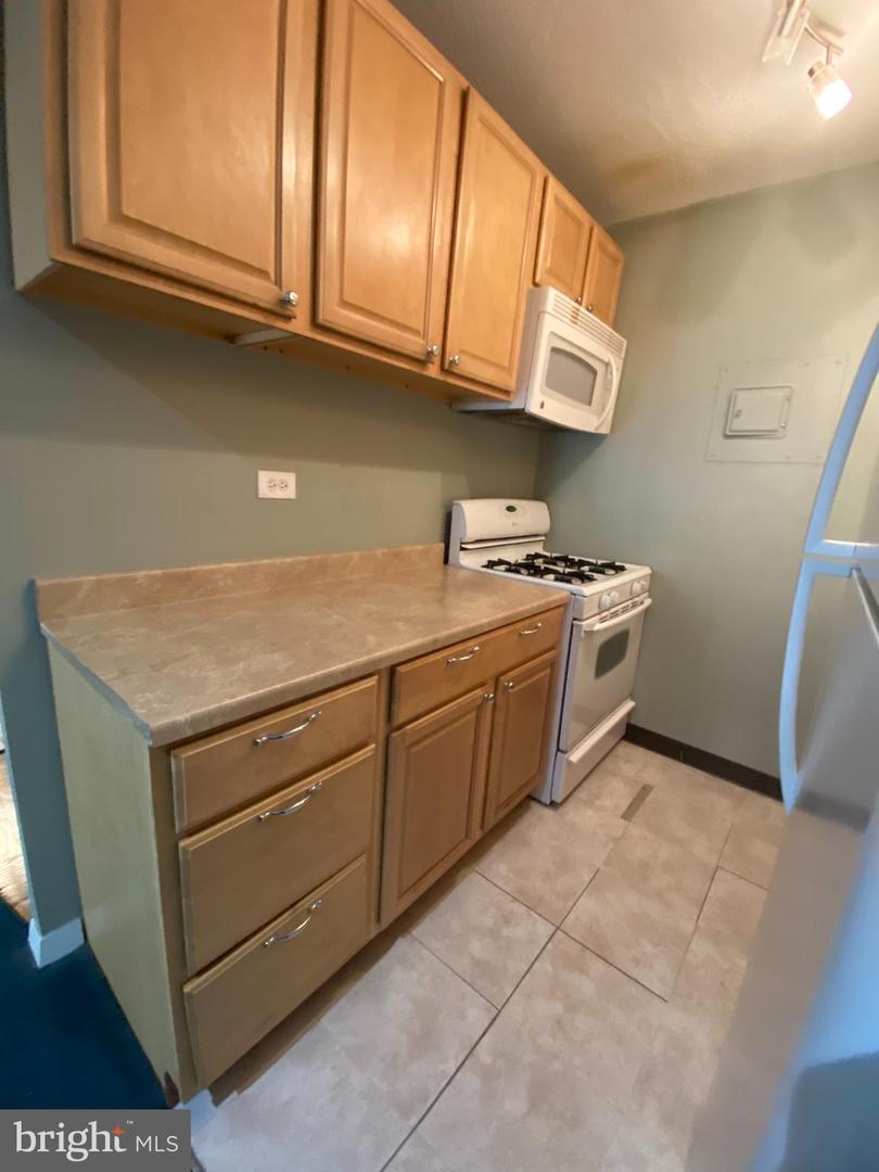 2201 L STREET NW Unit: 520
