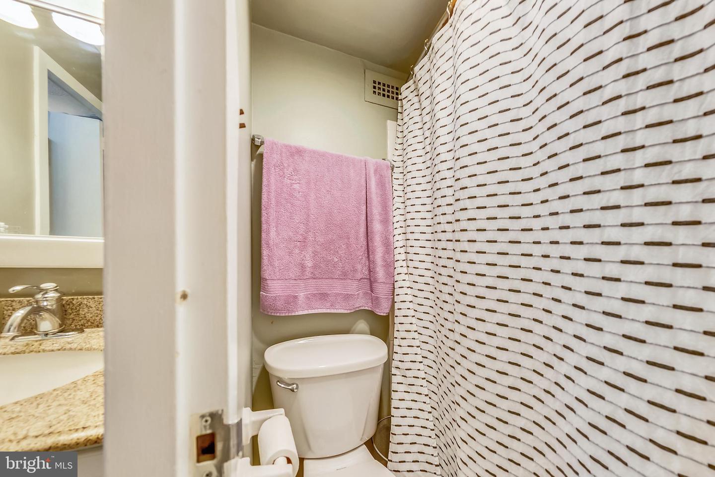 2201 L STREET NW Unit: 520