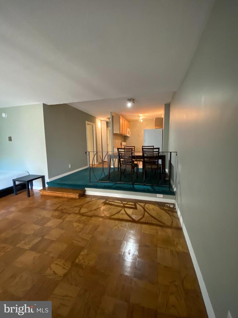 2201 L STREET NW Unit: 520