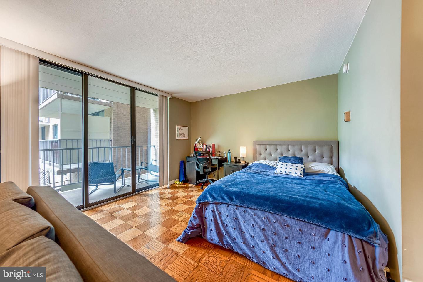2201 L STREET NW Unit: 520