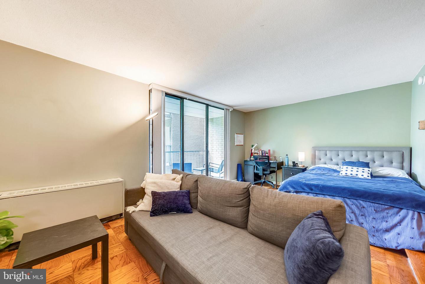 2201 L STREET NW Unit: 520