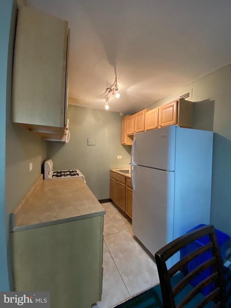 2201 L STREET NW Unit: 520