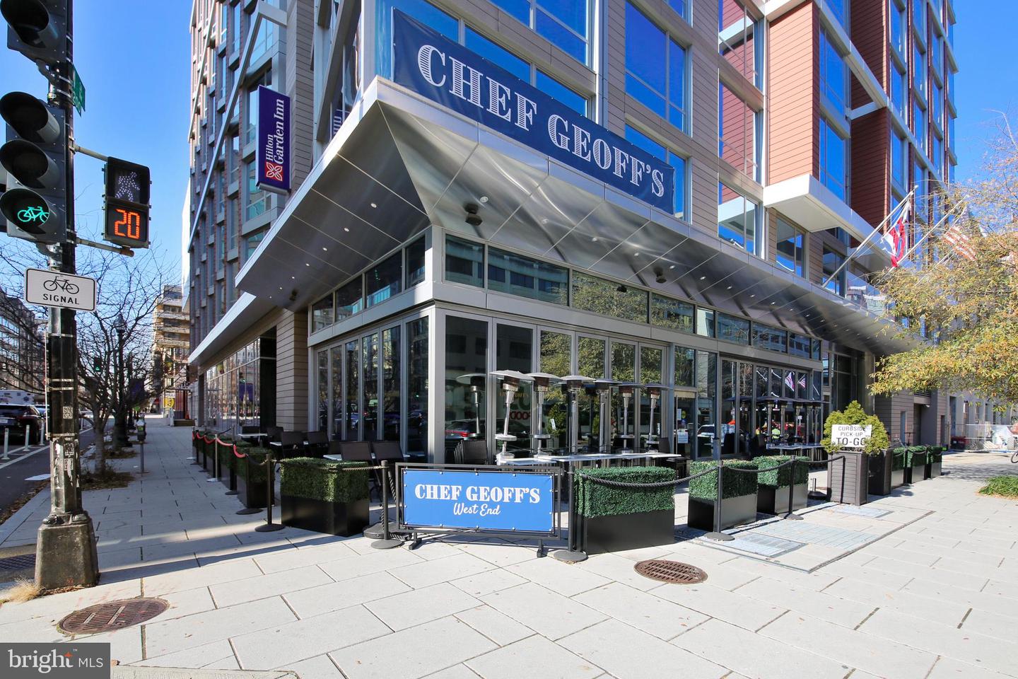 2201 L STREET NW Unit: 520