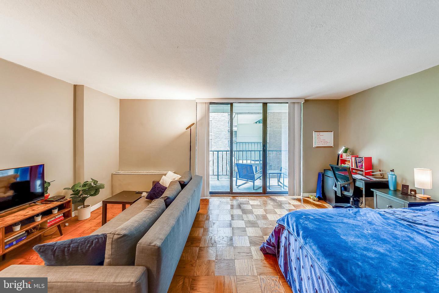 2201 L STREET NW Unit: 520