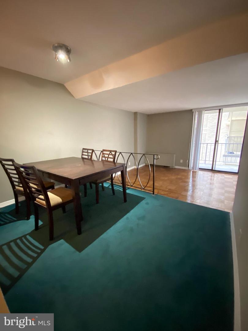 2201 L STREET NW Unit: 520