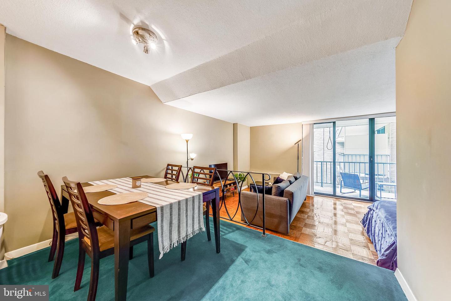 2201 L STREET NW Unit: 520