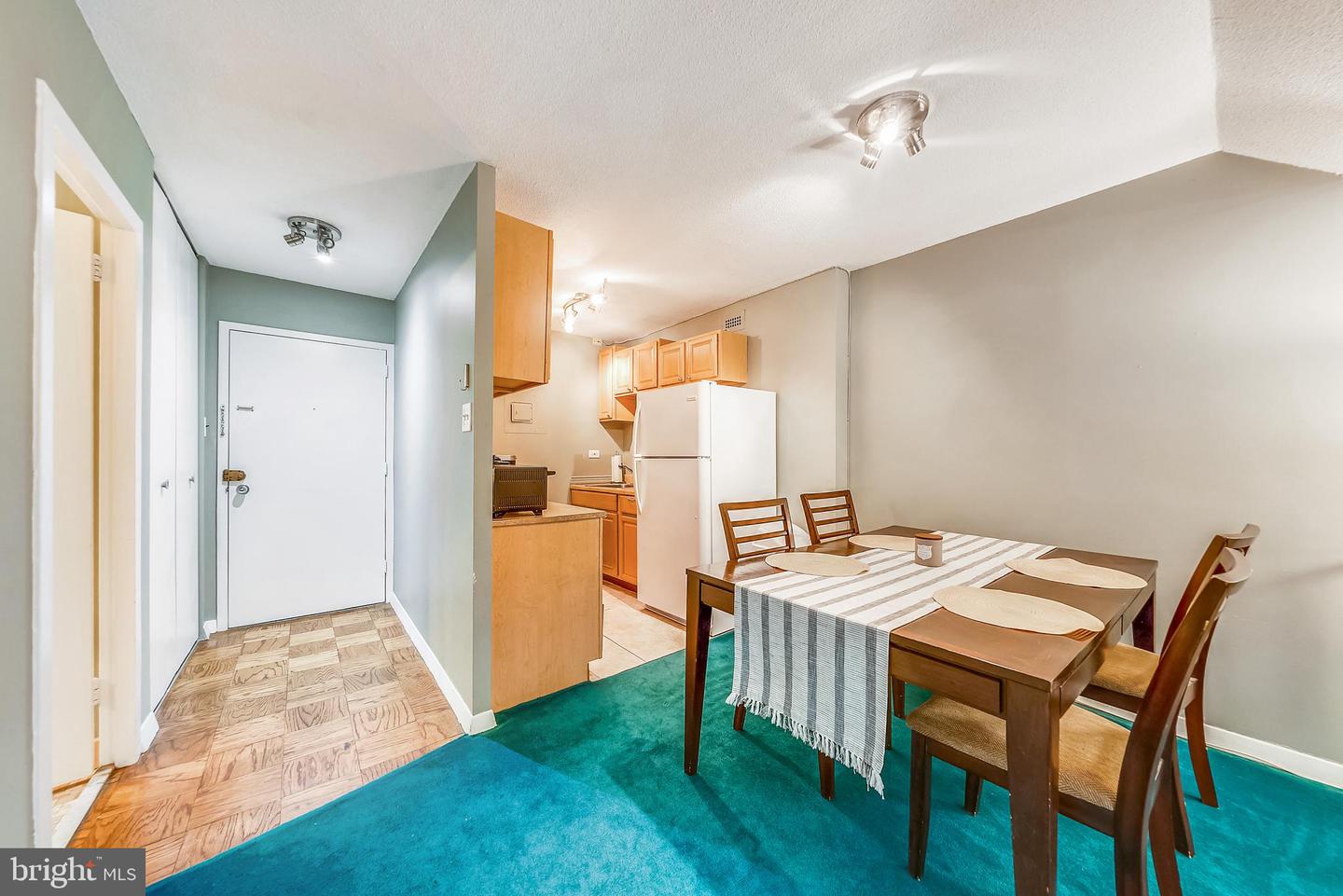 2201 L STREET NW Unit: 520