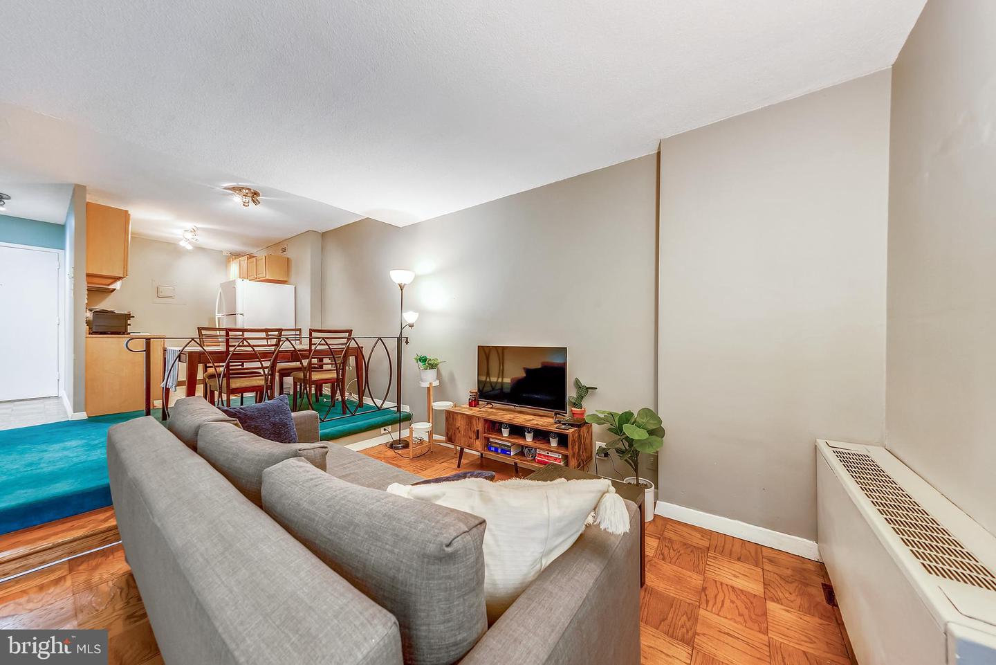 2201 L STREET NW Unit: 520
