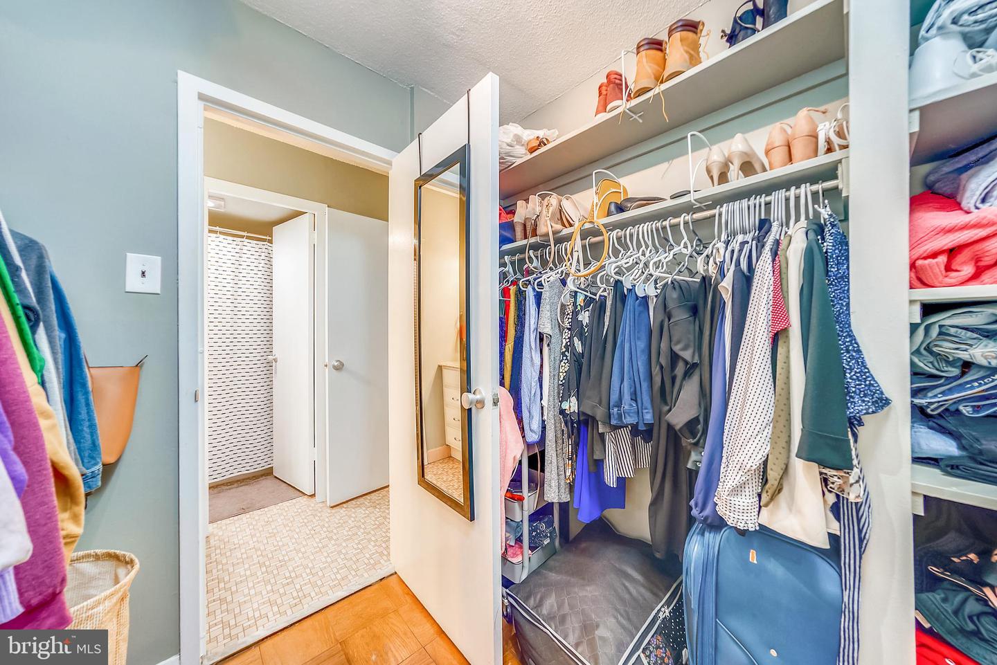 2201 L STREET NW Unit: 520