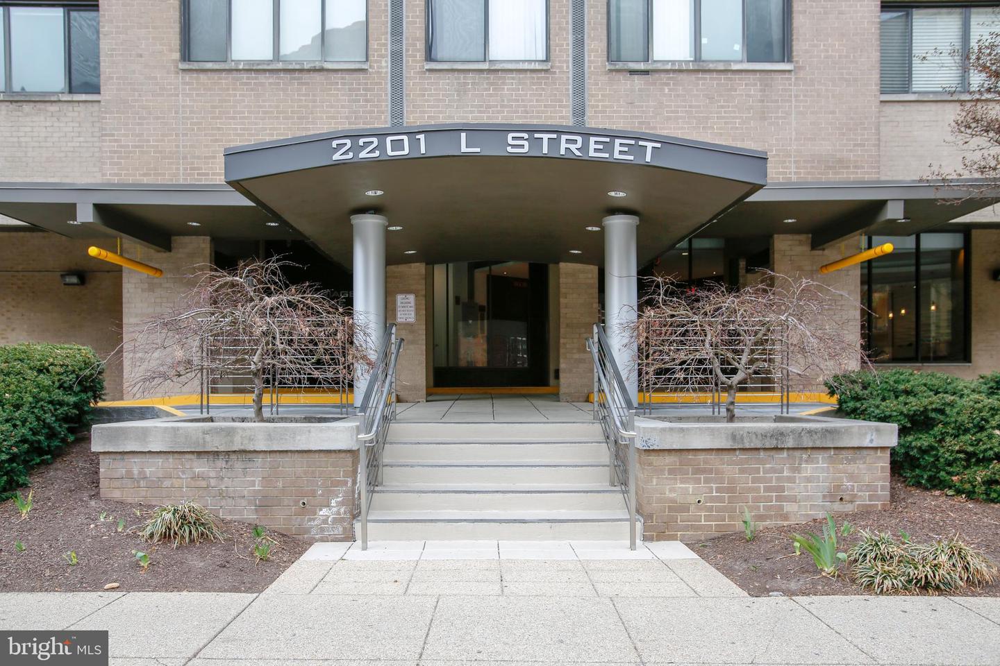 2201 L STREET NW Unit: 520