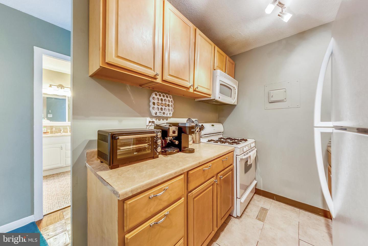 2201 L STREET NW Unit: 520