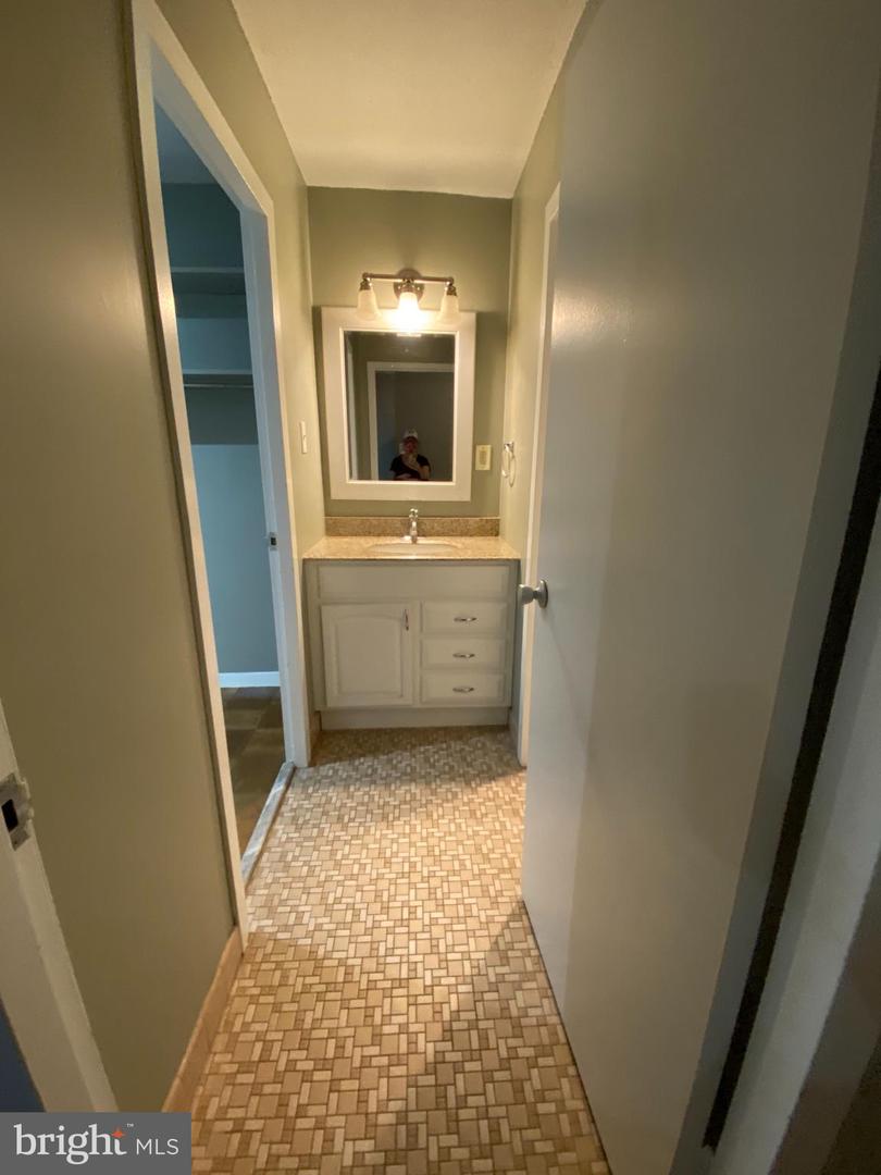 2201 L STREET NW Unit: 520