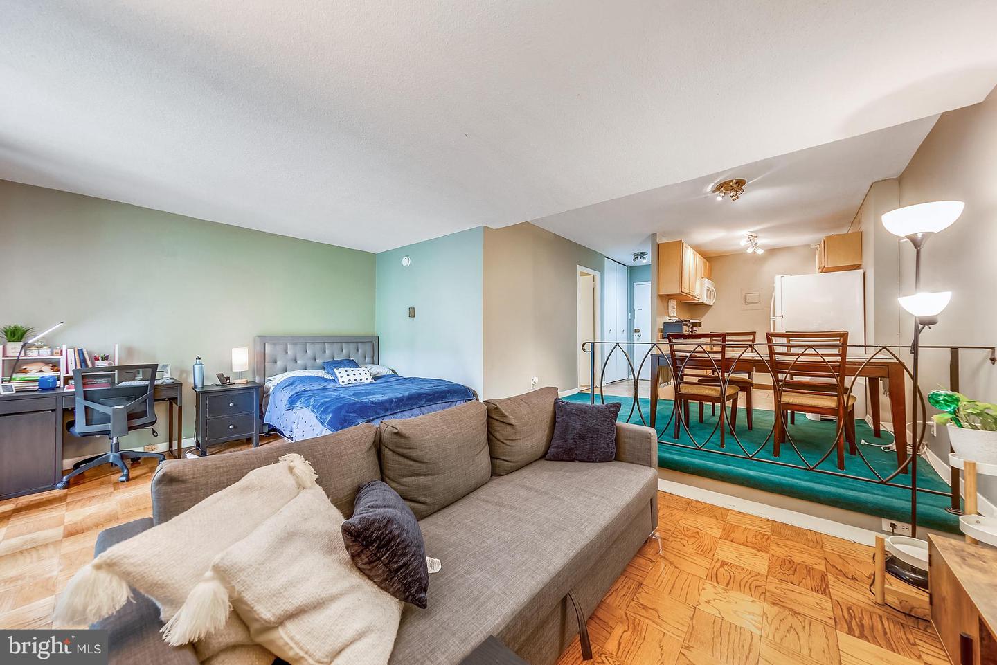 2201 L STREET NW Unit: 520
