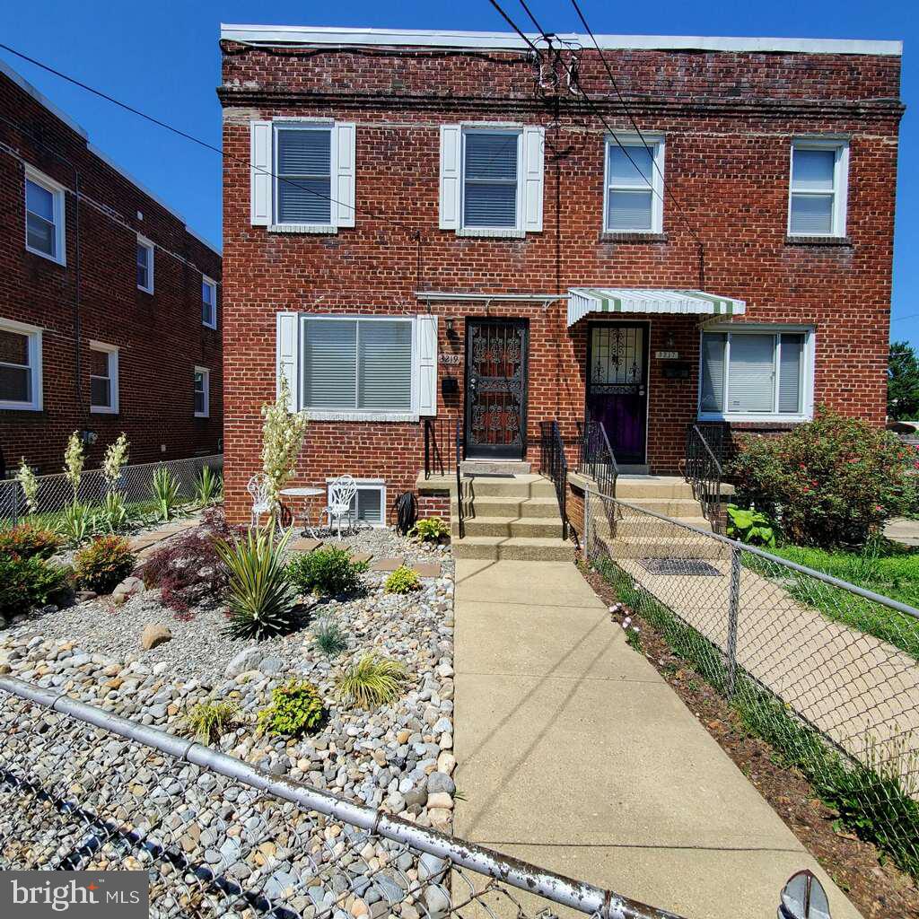 3219 12TH PLACE SE