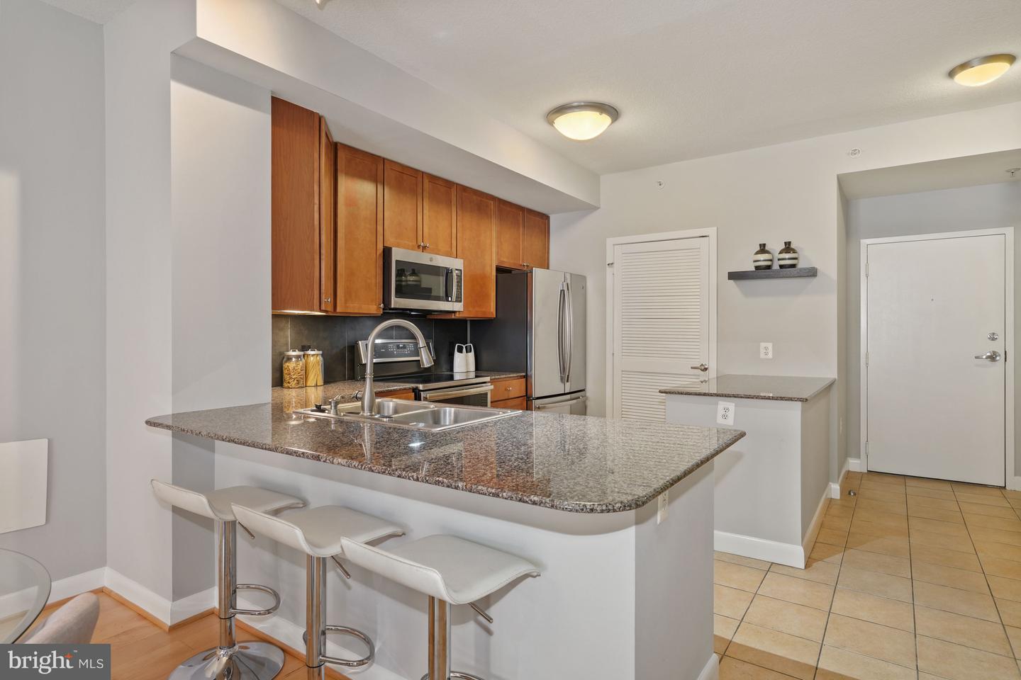 400 MASSACHUSETTS AVENUE NW Unit: 513