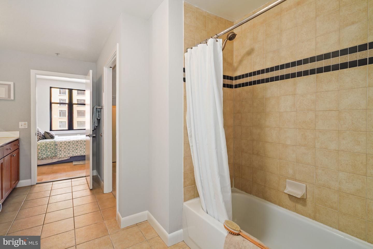 400 MASSACHUSETTS AVENUE NW Unit: 513