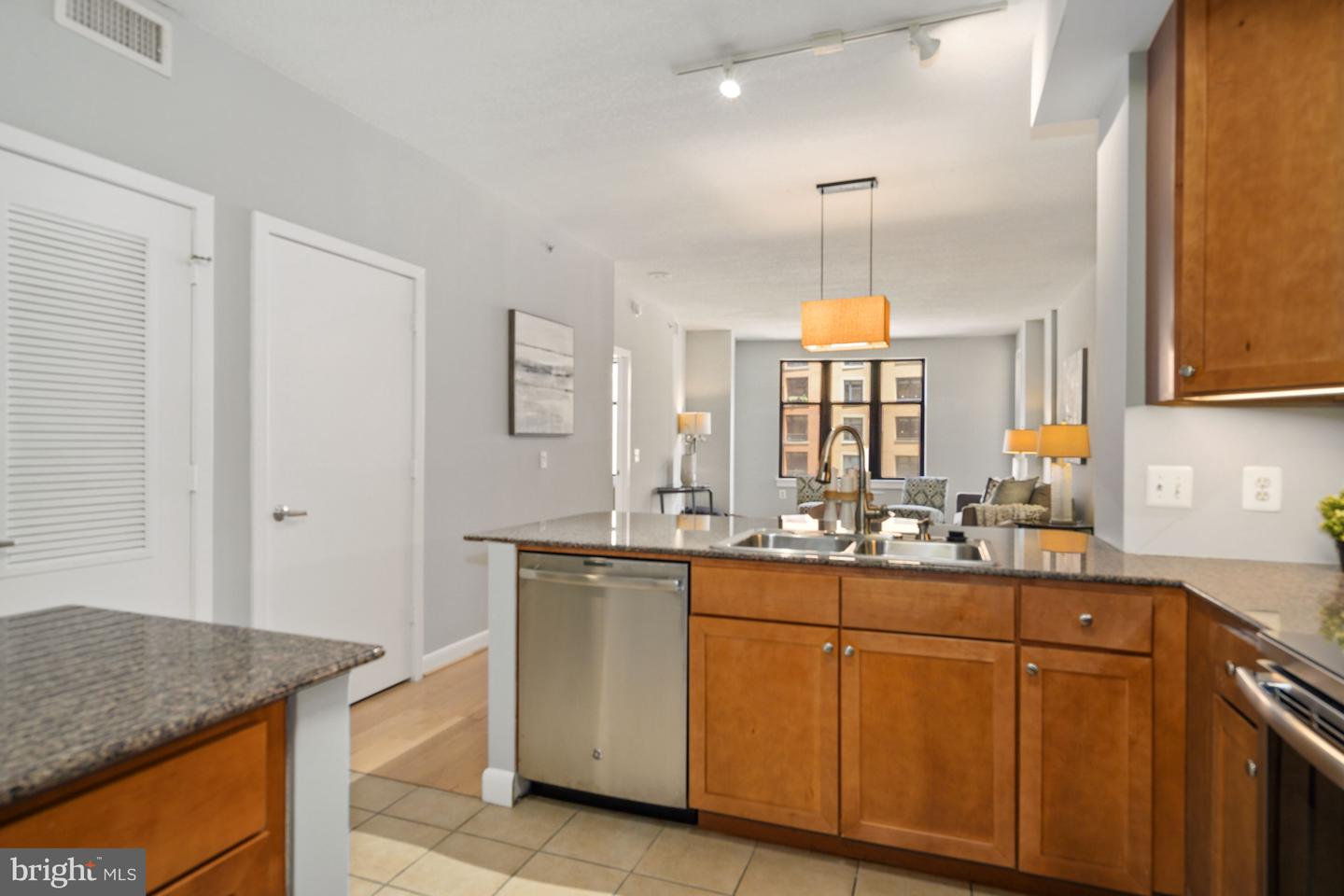 400 MASSACHUSETTS AVENUE NW Unit: 513