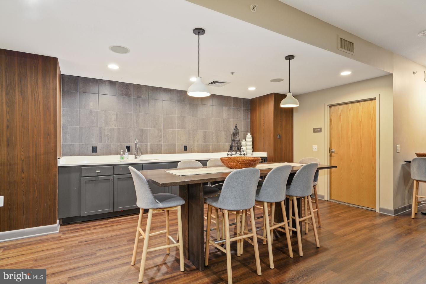 400 MASSACHUSETTS AVENUE NW Unit: 513