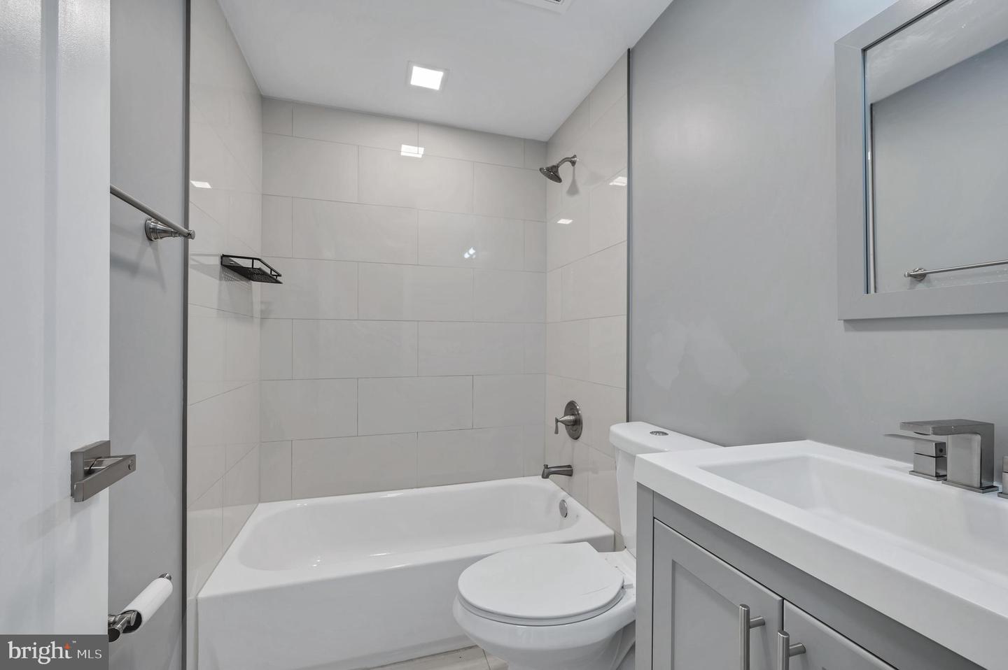 1617 CORCORAN STREET NE Unit: 1