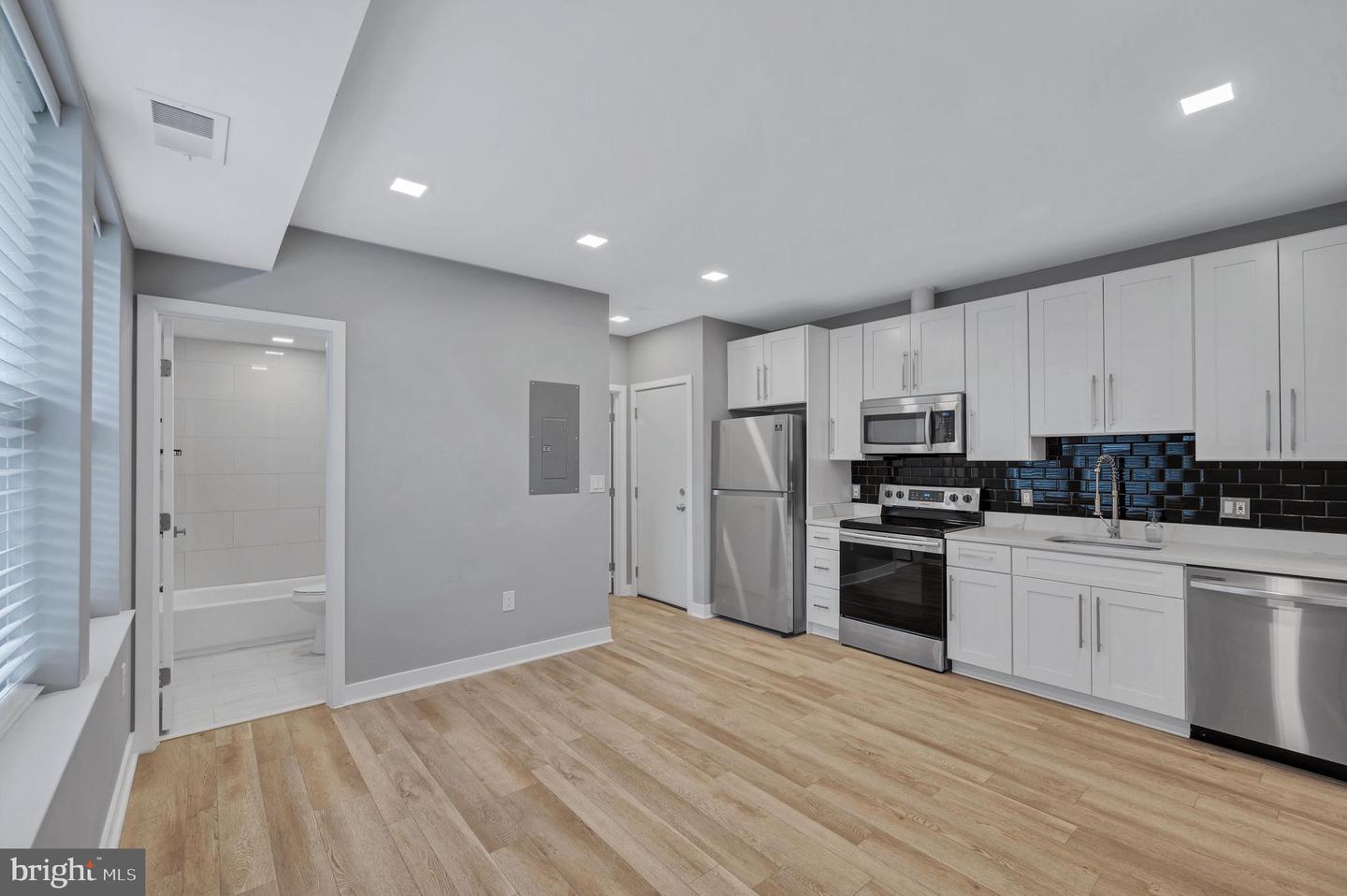 1617 CORCORAN STREET NE Unit: 1
