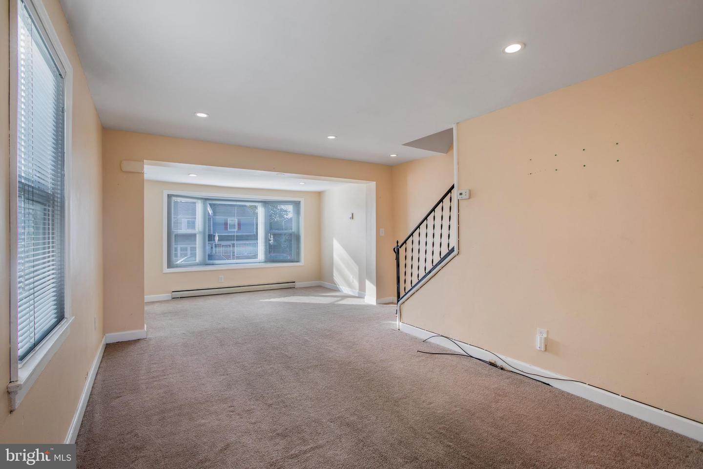 5114 JAY STREET NE