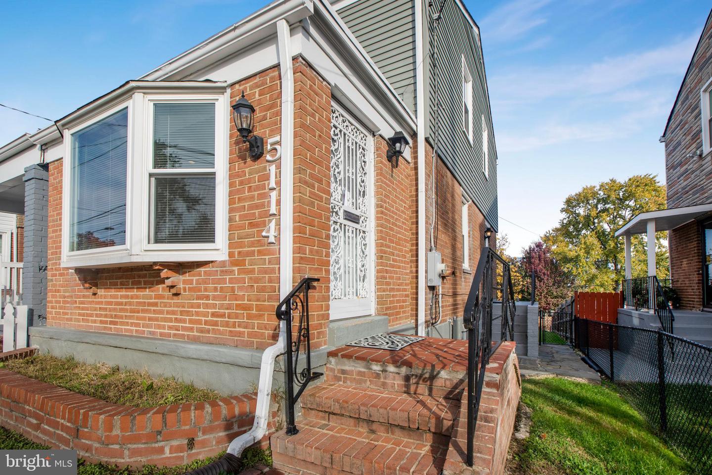 5114 JAY STREET NE