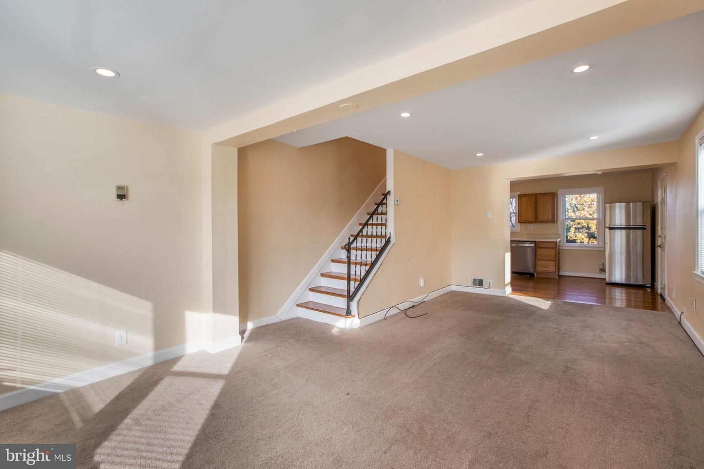 5114 JAY STREET NE