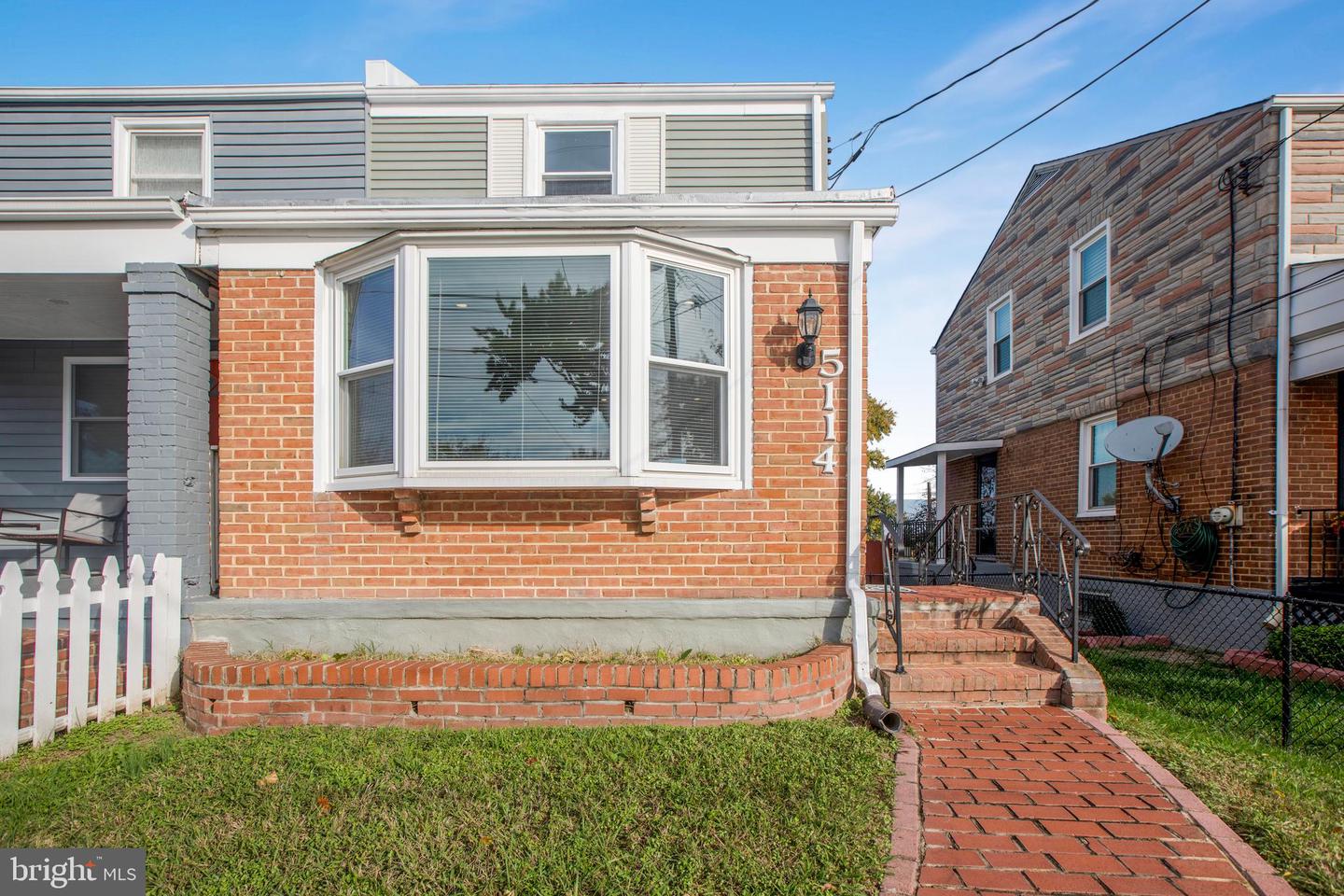 5114 JAY STREET NE