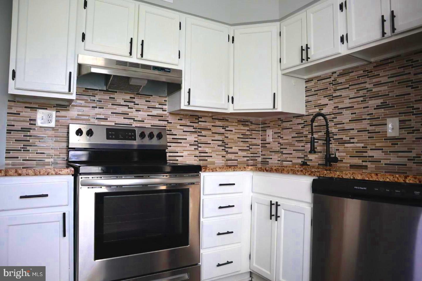 2012 FORT DAVIS STREET SE Unit: 102