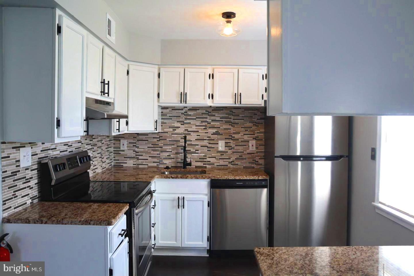2012 FORT DAVIS STREET SE Unit: 102