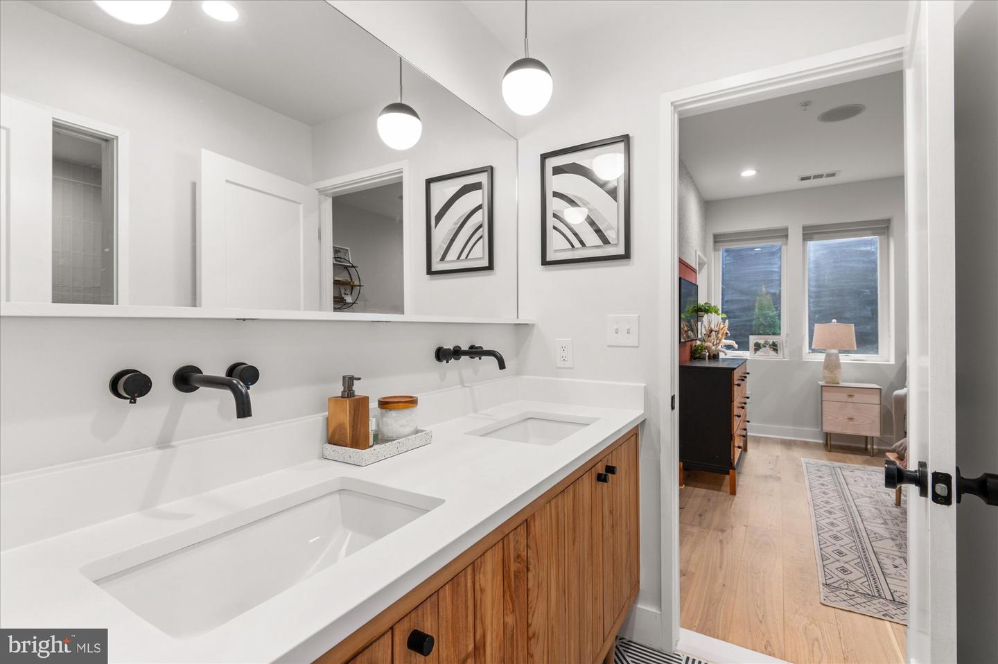 1151 OATES STREET NE Unit: 1