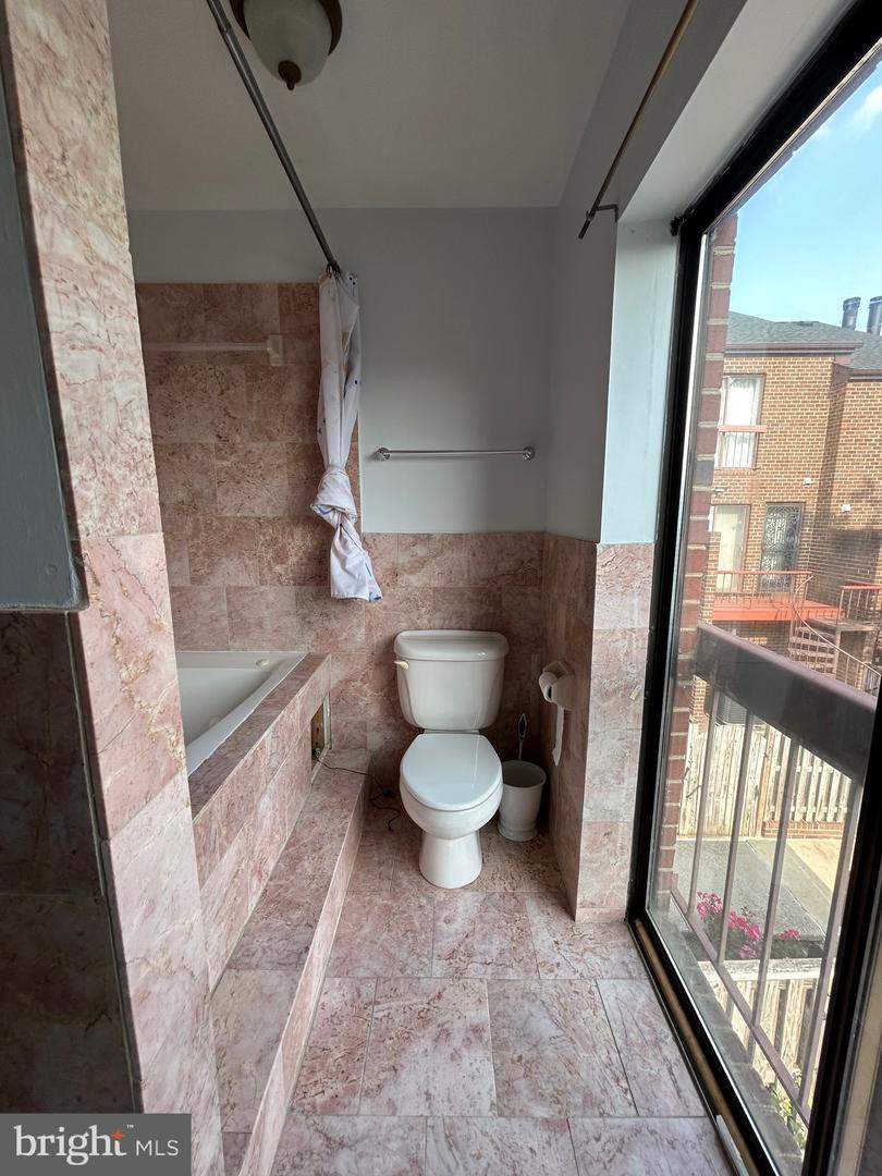 1814 BRYANT STREET NE Unit: 1814