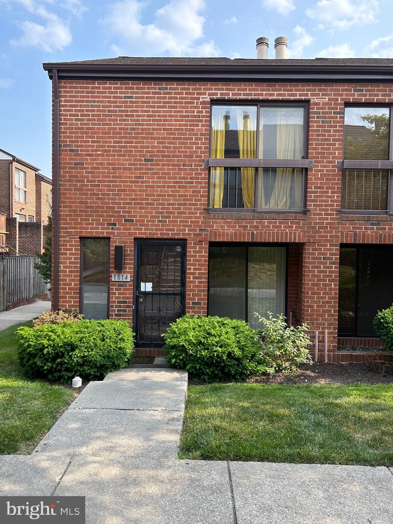 1814 BRYANT STREET NE Unit: 1814