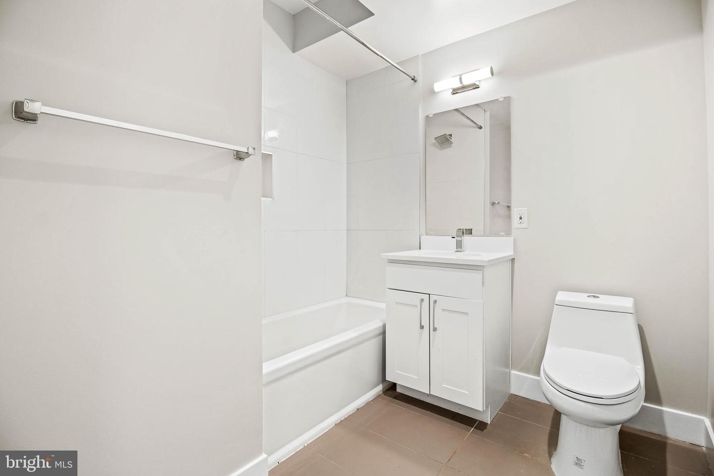 1101 FERN STREET NW Unit: 101