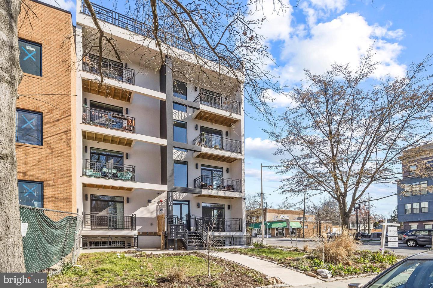 1101 FERN STREET NW Unit: 101